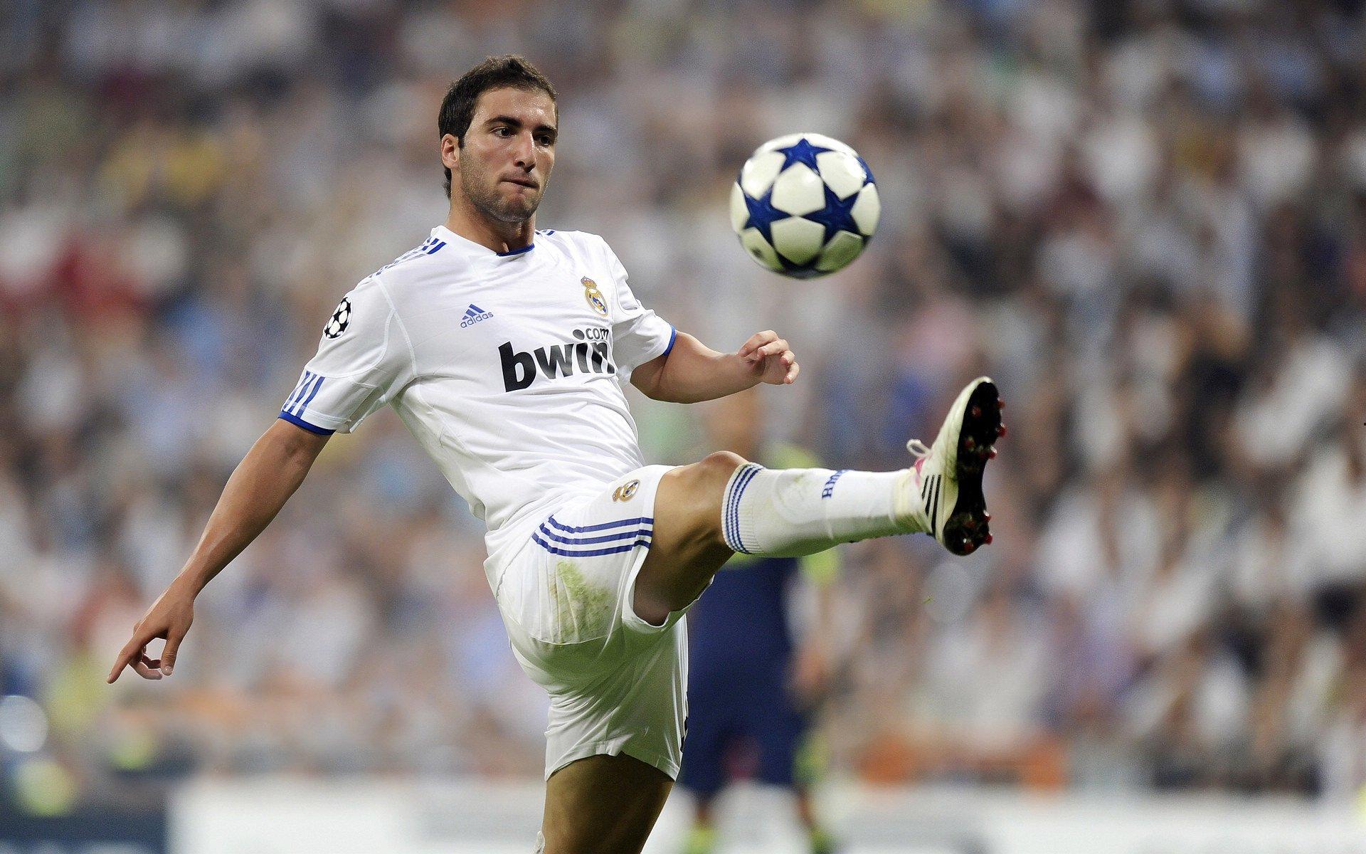 全球首届机器人足球世界杯落幕 科技与体育融合开启新纪元