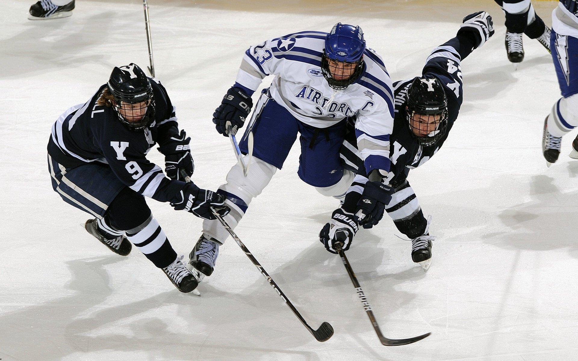 冰球联赛激战正酣，豪门对决引爆赛季高潮