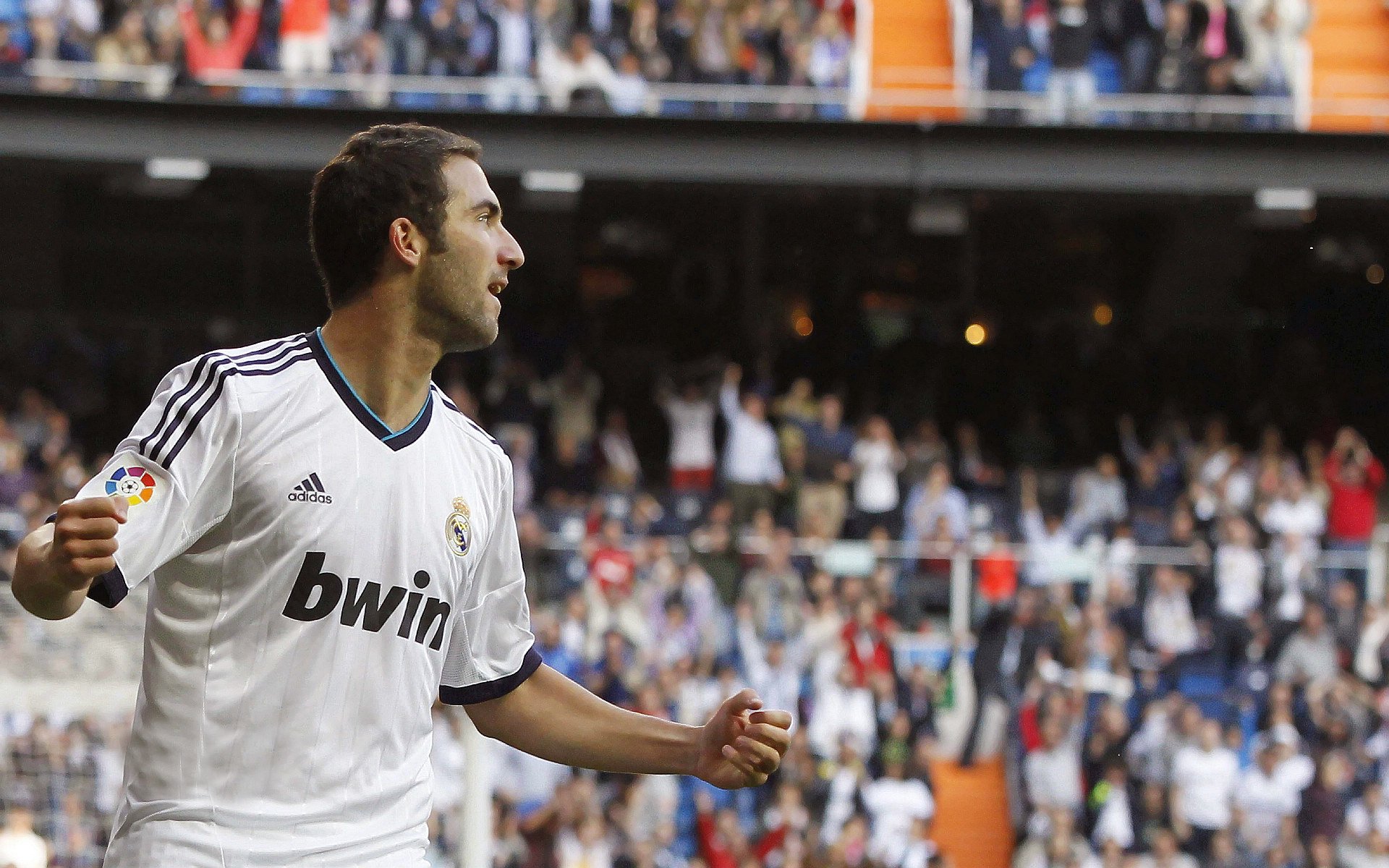 归化球员助力中国足球崛起,未来可期