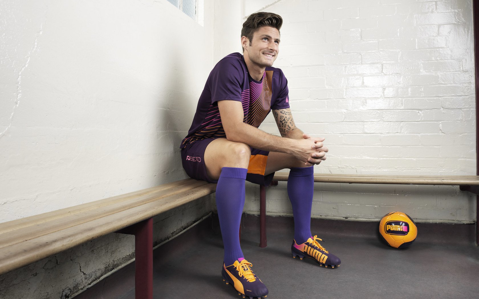 英超争冠白热化，曼城、阿森纳、利物浦三强鼎立，赛季末悬念迭起