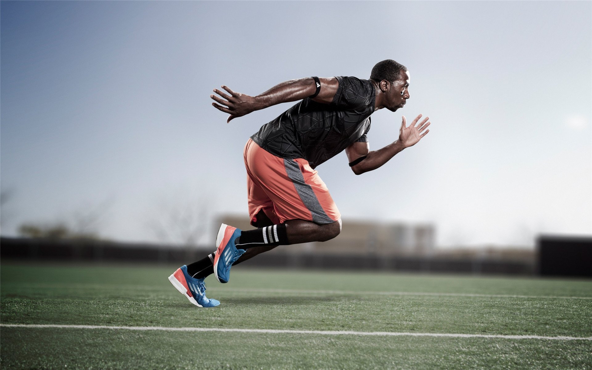 欧冠决赛巅峰对决,皇家马德里绝杀利物浦,第15次捧起大耳朵杯